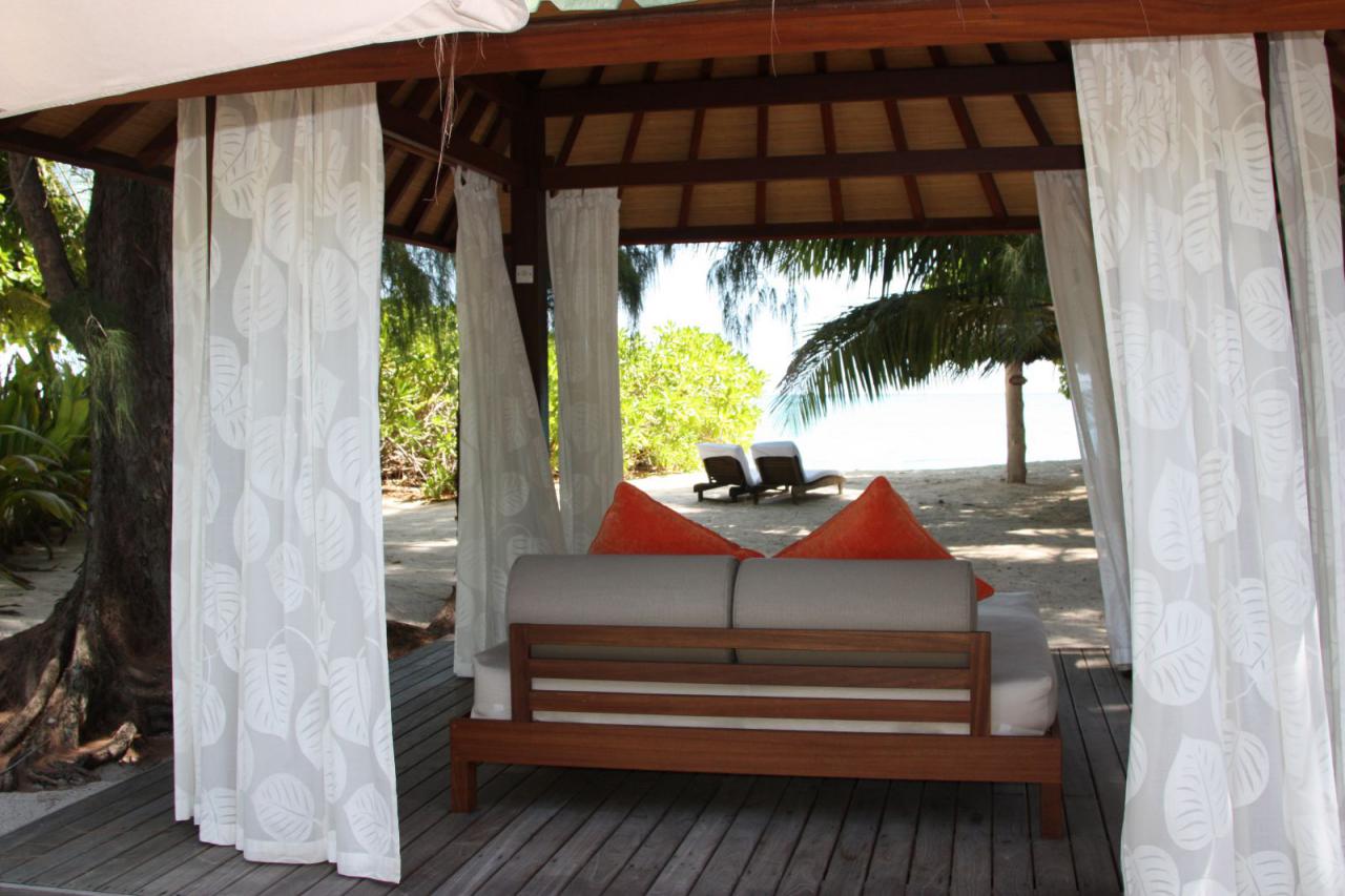 Séjours aux Seychelles repos sur île privée Denis un lit de plage